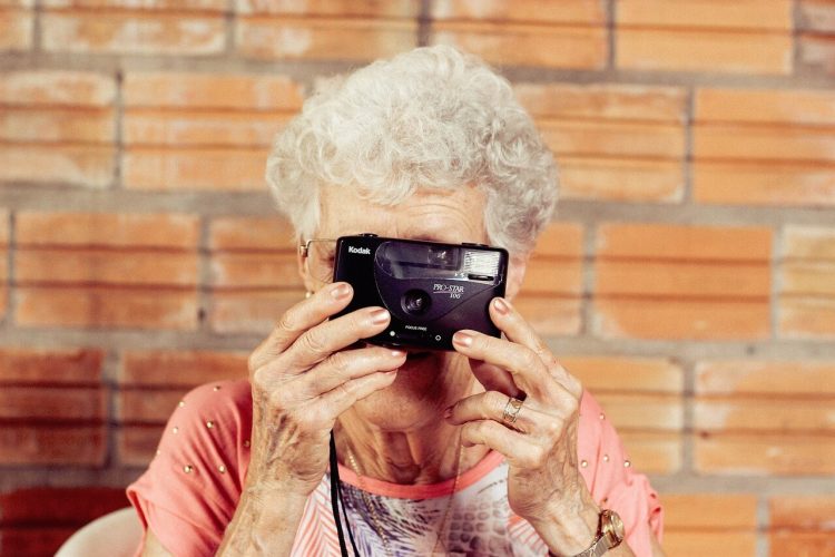 どんな写真が遺影に適切？遺影の適切な選び方を解説6