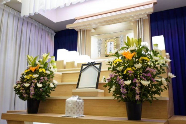 遺影に使う写真が手元にない！遺影の準備手段を紹介1